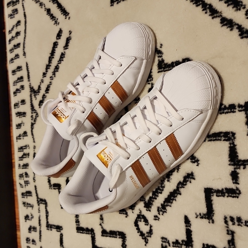 Adidas Sneakers